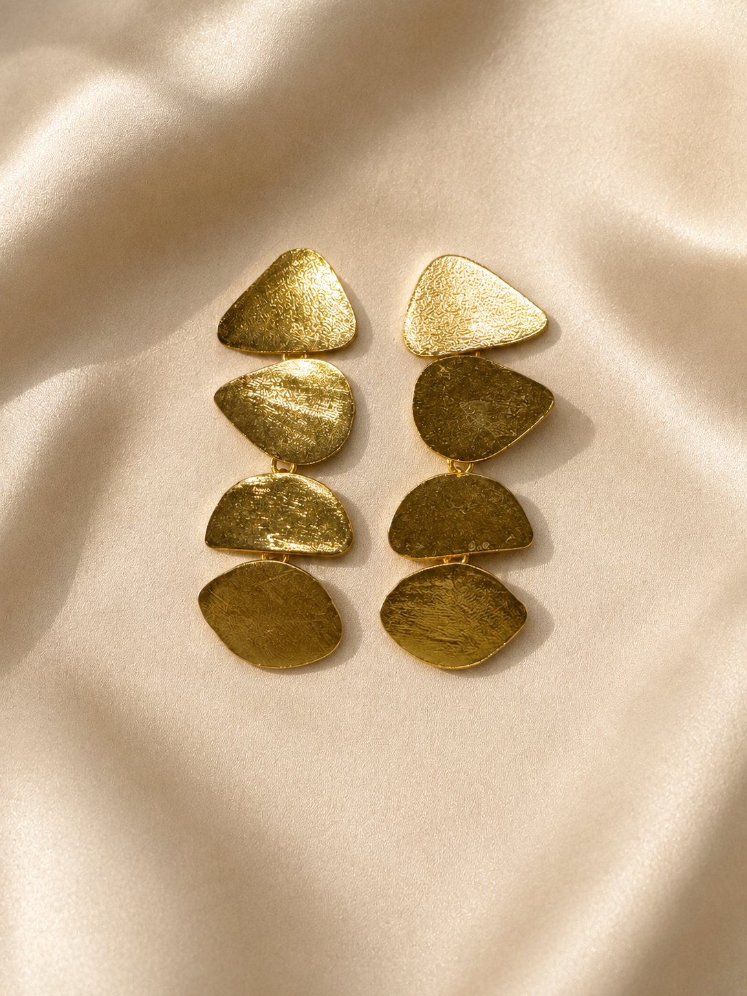 Élan Sculpted Drop Earrings