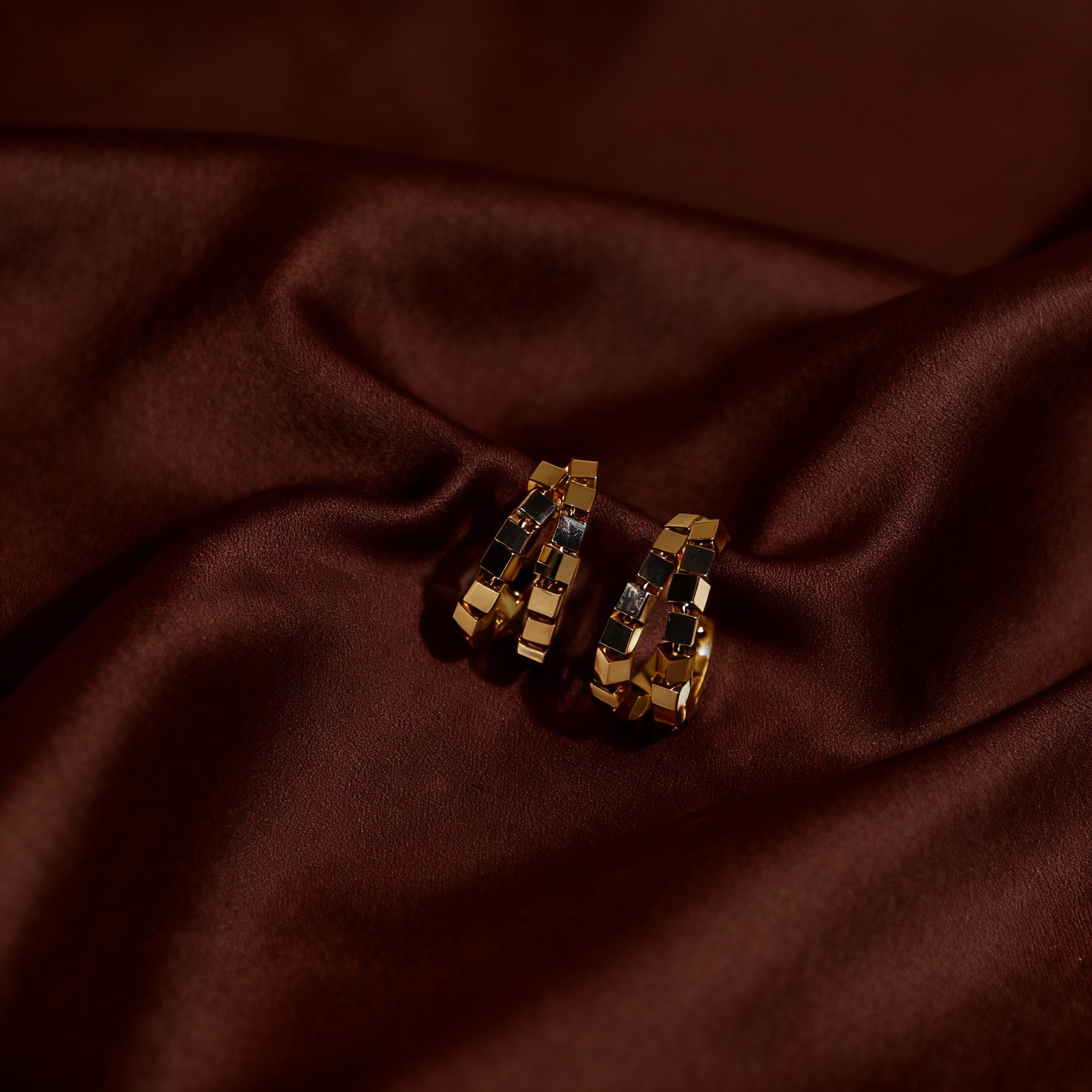 Bold Gold Link Hoops