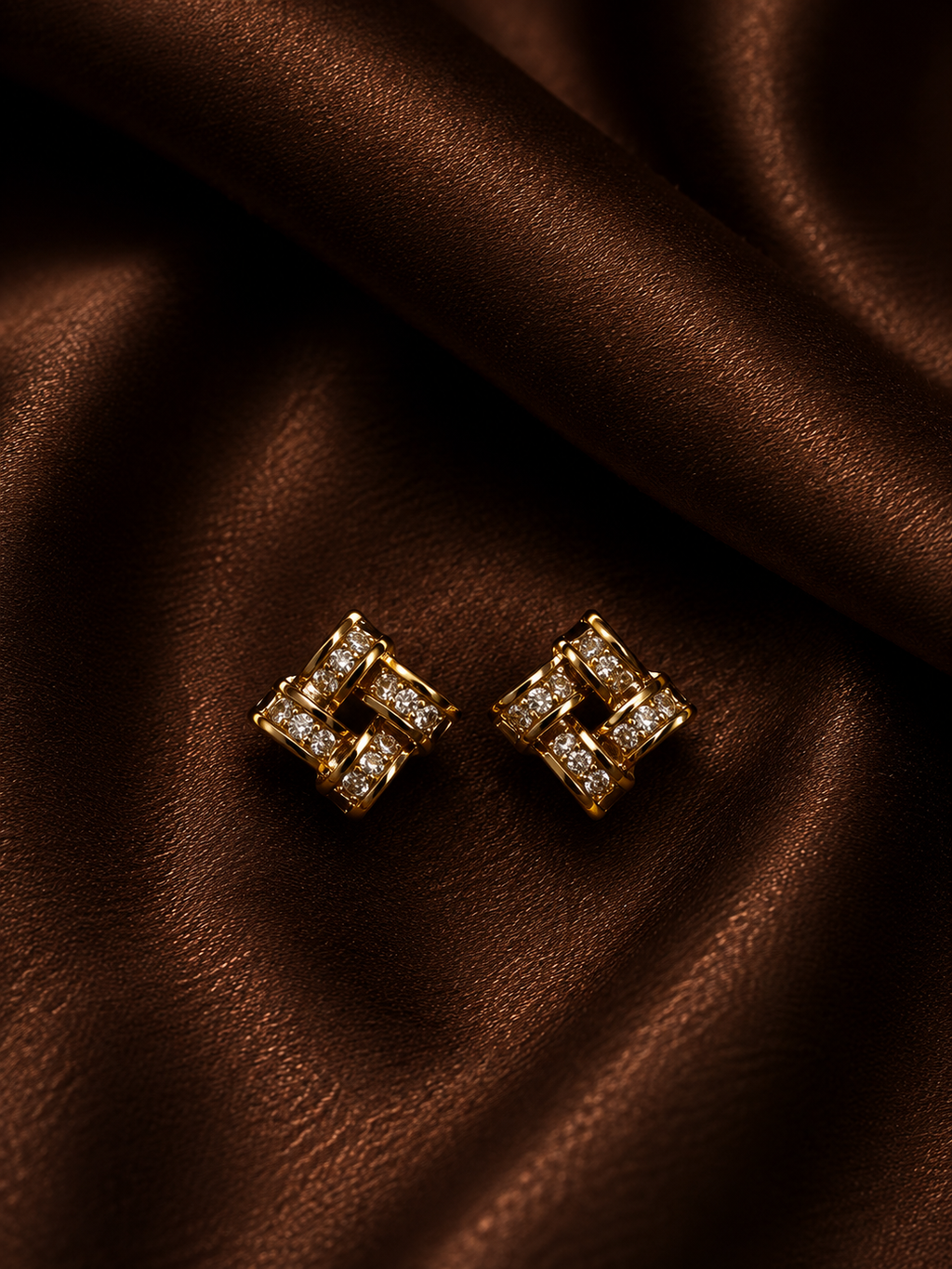 Noir Éclat Earrings