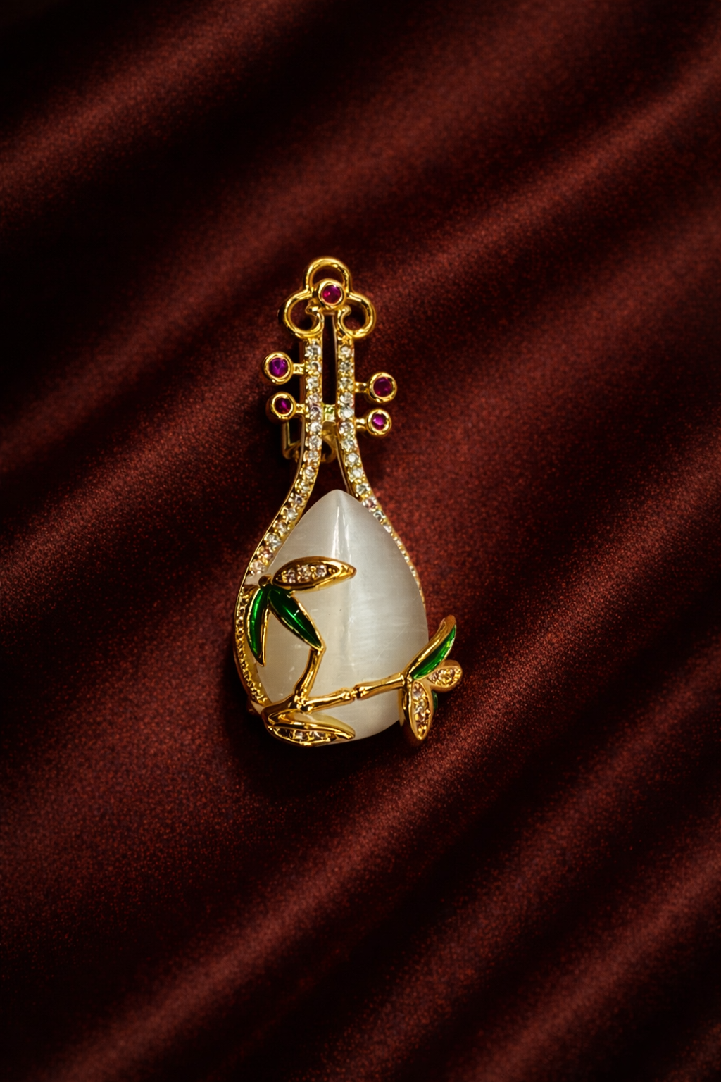 Duchess Lantern Brooch