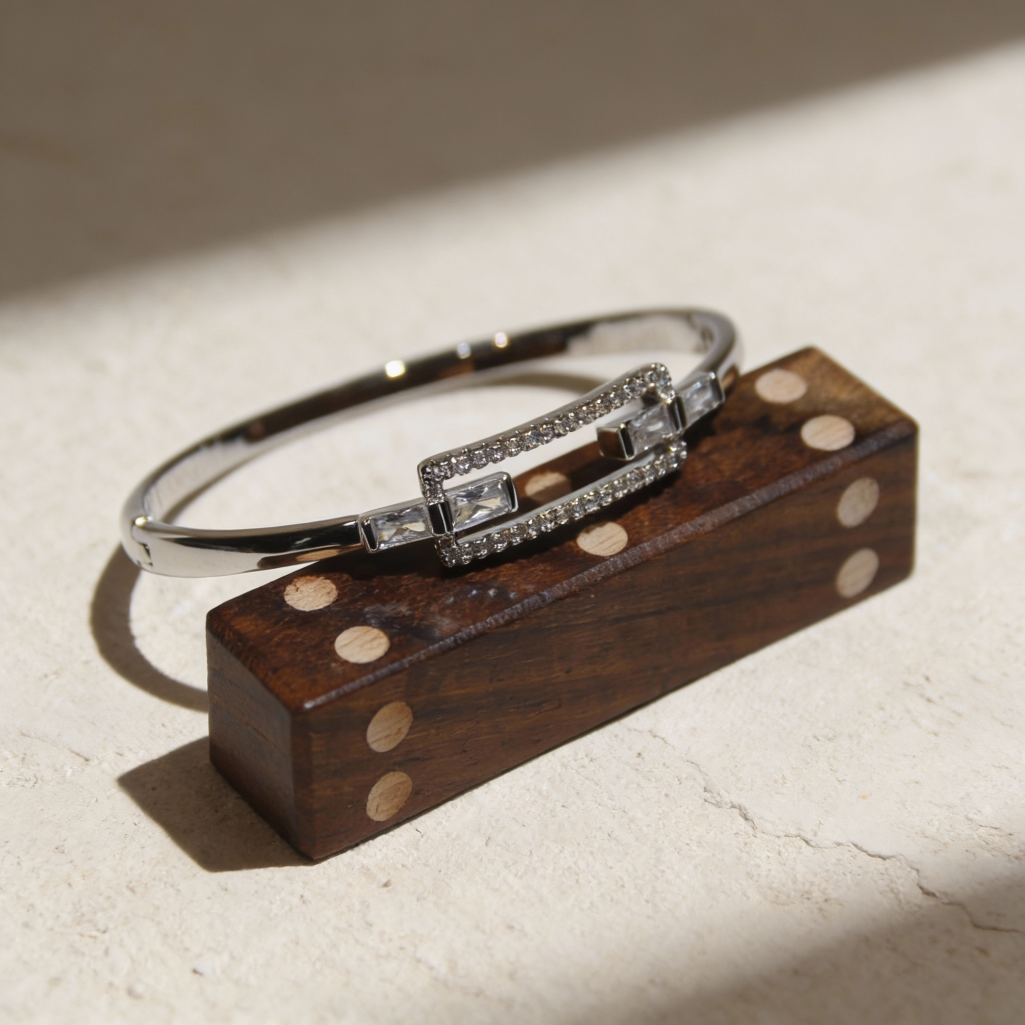 The Frame Buckle Cuff