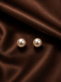 Classic pearl studs