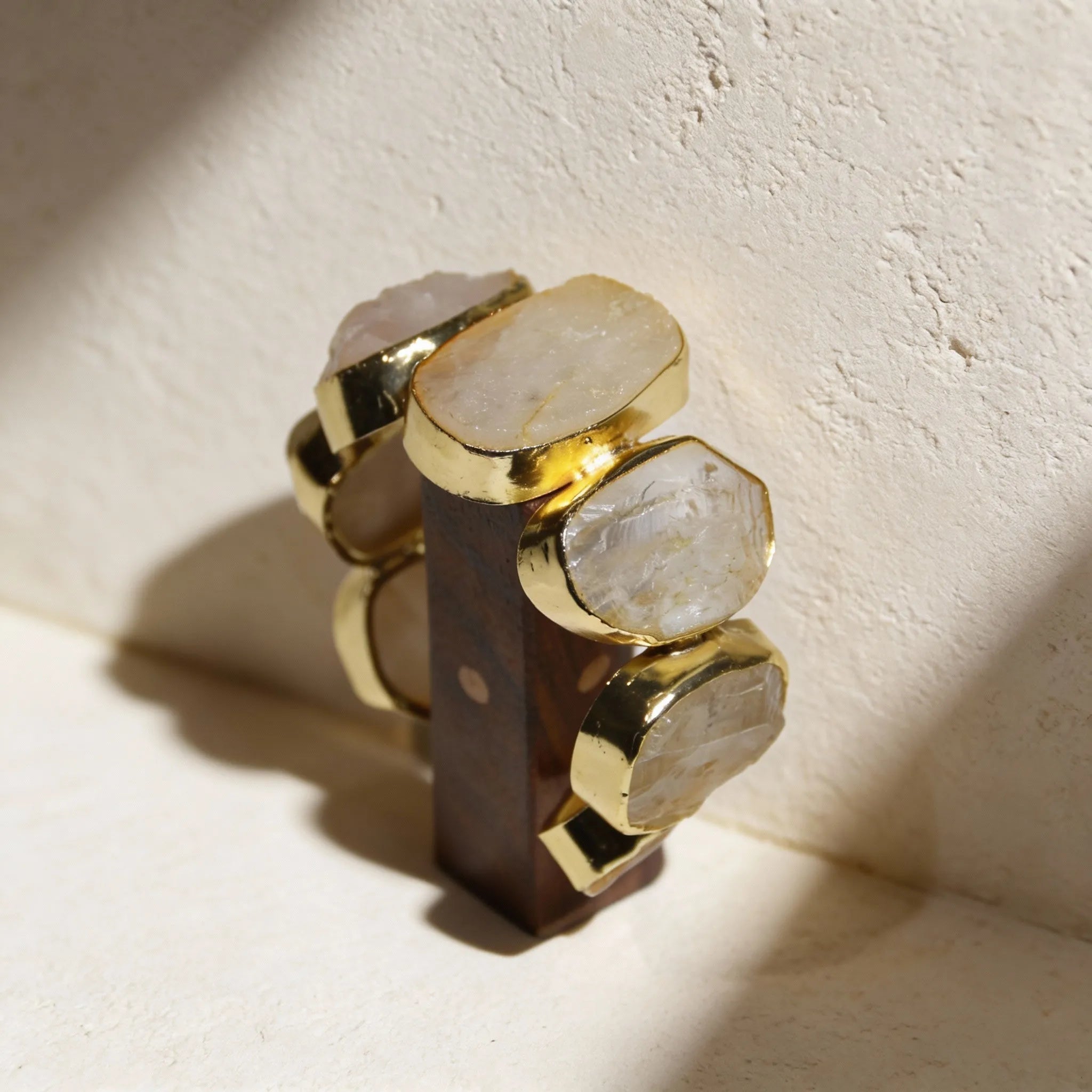 Moonveil Raw Stone Kada
