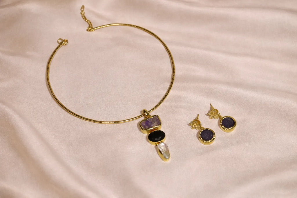 Serene Axis Necklace